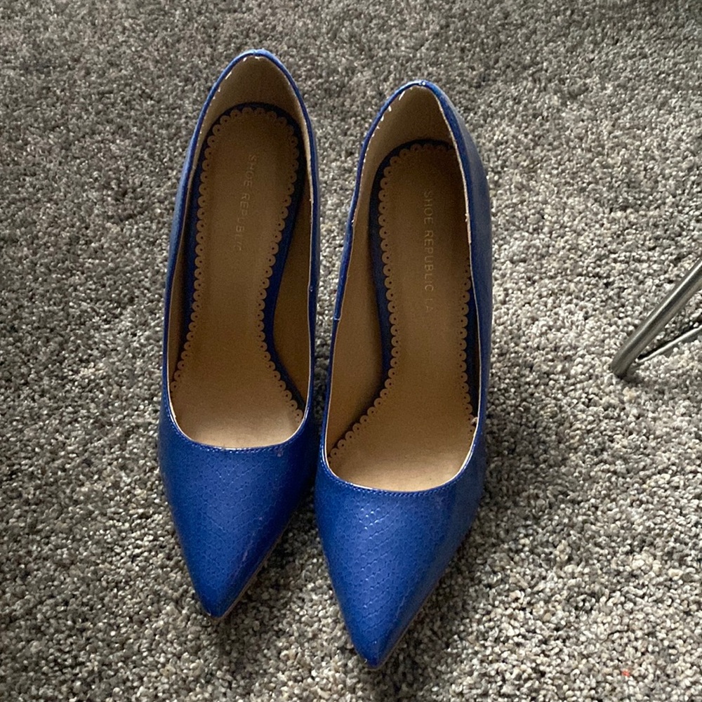 Shoe republic LA. Blue pumps. Size 7.5